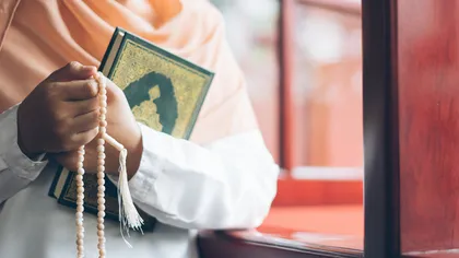 Does Islam Permit Female Imams?